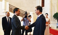 Trân Luu Quang reçoit le secrétaire du PCC pour le Yunnan