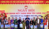 Vuong Dinh Huê à la Fête de la grande union nationale à Danang