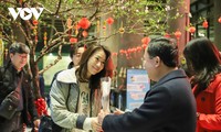 Ha Long accueille des milliers de visiteurs dès le premier jour de l’Année du Dragon
