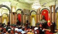 Tô Lâm honore les personnes influentes au sein des minorités ethniques