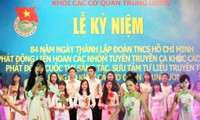Вьетнамская молодежь принимает активное участие в развитии и защите страны