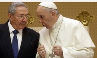 Председатель Госсовета Кубы Рауль Кастро встретился с Папой Римским