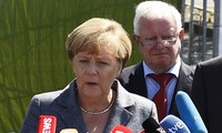 Меркель резко осудила радикальные выступления против мигрантов
