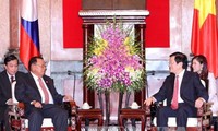Вьетнам и  Лаос, а также Вьетнам и Камбоджа неуклонно укрепляют дружбу