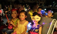 Во Вьетнаме царила оживленная атмосфера праздника середины осени 