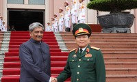 Министр обороны Вьетнама провел переговоры с главой Минобороны Индии