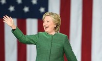 Хиллари Клинтон опережает своего соперника в досрочном голосовании 