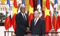 Премьер Вьетнама принял председателя Сената Республики Гаити