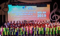Около тысячи артистов участвуют в 6-м международном хоровом конкурсе во Вьетнаме