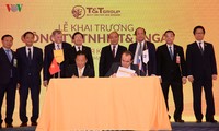 Нгуен Суан Фук принял участие в церемонии начала работы корпорации «T&T Group» в РФ