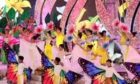 В рамках Далатского цветочного фестиваля 2019 г. прошел карнавальный вечер