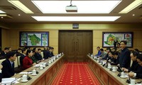 Вице-премьер Ву Дык Дам провел рабочую встречу с руководством провинции Виньфук по борьбе с коронавирусом
