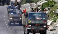 Индия и Китай продолжают вывод войск из спорного пункта