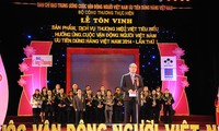  제2차 “베트남 대표 상품, 서비스” 상  96개기업 수상
