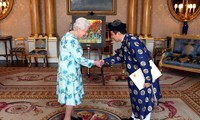 주 영국  베트남 대사는 엘리자베스 2 세 여왕에게 신임장 제출