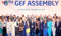 베트남 국무총리,  GEF 6 참석 국제기구 지도자들과 회합