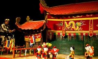 2018 년 베트남  첫 인형극 축제  개막