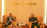 Nguyen Chi Vinh 국방부 차관, Gareth Ward 영국 대사 접견