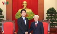 응웬 푸 쫑 총서기장·국가주석, 소노우라 켄타로 상원 의원 접견