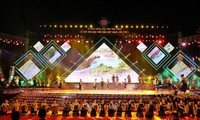 베트남 제1회 전통 브로케이드 (토껌) 문화 축제