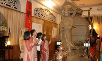 호치민에서 전통적인 민족 전통의 불교 전시회가 열립니다.