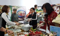 외국 기자들, 베트남 음식에 깊은 인상