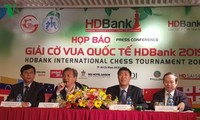 2019년 HDBank 체스 챔피언 대회에  세계 300여 명의 일류선수들 참가