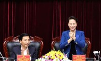 Chủ tịch Quốc hội Nguyễn Thị Kim Ngân làm việc với lãnh đạo tỉnh Điện Biên