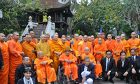 Đoàn đại biểu các sư trụ trì chùa Việt tại Thái Lan về thăm Việt Nam