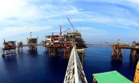 Vietsovpetro đón dòng dầu đầu tiên từ mỏ Cá Tầm