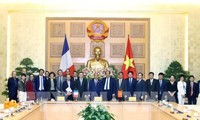 Thủ tướng Nguyễn Xuân Phúc: Việt Nam xác định việc xây dựng chính phủ điện tử là chiến lược quan trọng để phục vụ nhân dân