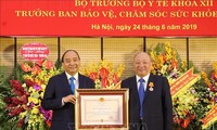 Thủ tướng Nguyễn Xuân Phúc dự lễ trao Huân chương Độc lập hạng Nhất cho ông Nguyễn Quốc Triệu