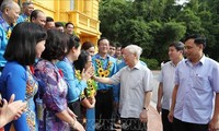 Tổng Bí thư, Chủ tịch nước Nguyễn Phú Trọng gặp mặt Đoàn đại biểu cán bộ công đoàn tiêu biểu