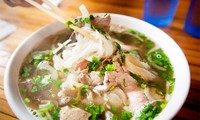 Phở D’lite - ấn tượng ẩm thực Việt ở Canada