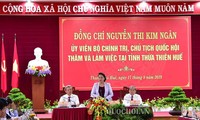 Chủ tịch Quốc hội Nguyễn Thị Kim Ngân làm việc với lãnh đạo tỉnh Thừa Thiên Huế