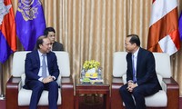 Thứ trưởng Ngoại giao Nguyễn Quốc Dũng chúc mừng Quốc khánh Campuchia