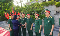 Phó Chủ tịch nước Đặng Thị Ngọc Thịnh thăm và làm việc tại Quân khu 7
