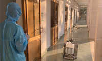 TP.HCM chính thức đưa robot khử khuẩn phòng cách ly thay thế nhân viên y tế