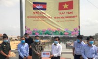 Hỗ trợ tỉnh Pray Veng (Campuchia) vật tư y tế phòng, chống dịch COVID-19