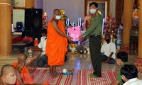 Tuyên truyền phòng, chống dịch COVID-19 đến đồng bào dân tộc Khmer trong dịp Tết Chôl Chnăm Thmây