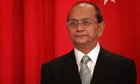 Ketua MN Vietnam Nguyen Sinh Hung menerima Presiden Myanmar Thein Sein