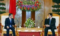 PM Vietnam  Nguyen Tan Dung menerima Gubernur Provinsi  Aichi,  Jepang.