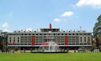 Paket wisata kunjungan di Istana Thong Nhat -Cagar sejarah dan budaya yang tersohor di kota Ho Chi Minh