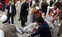 Kekerasan berlumuran darah yang terjadi di Pakistan  mencederai  banyak orang
