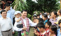 Presiden Truong Tan Sang  melakukan kunjungan kerja di propinsi Phu Tho
