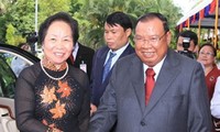 Wapres RDR Laos  Buonnhang Vorachit  melakukan kunjungan resmi di Vietnam.
