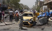 Dua serangan bom mobil yang membuat 15 orang tewas  dan cedera di Irak