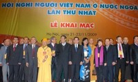 Pembukaan Konferensi orang Vietnam di luar  negeri