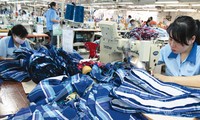 Tekstil dan produk tekstil  akan mencapai nilai ekspor kira-kira USD 15 miliar