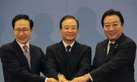 Jepang  menunda  perundingan  FTA dengan  Republik Korea dan Tiongkok.